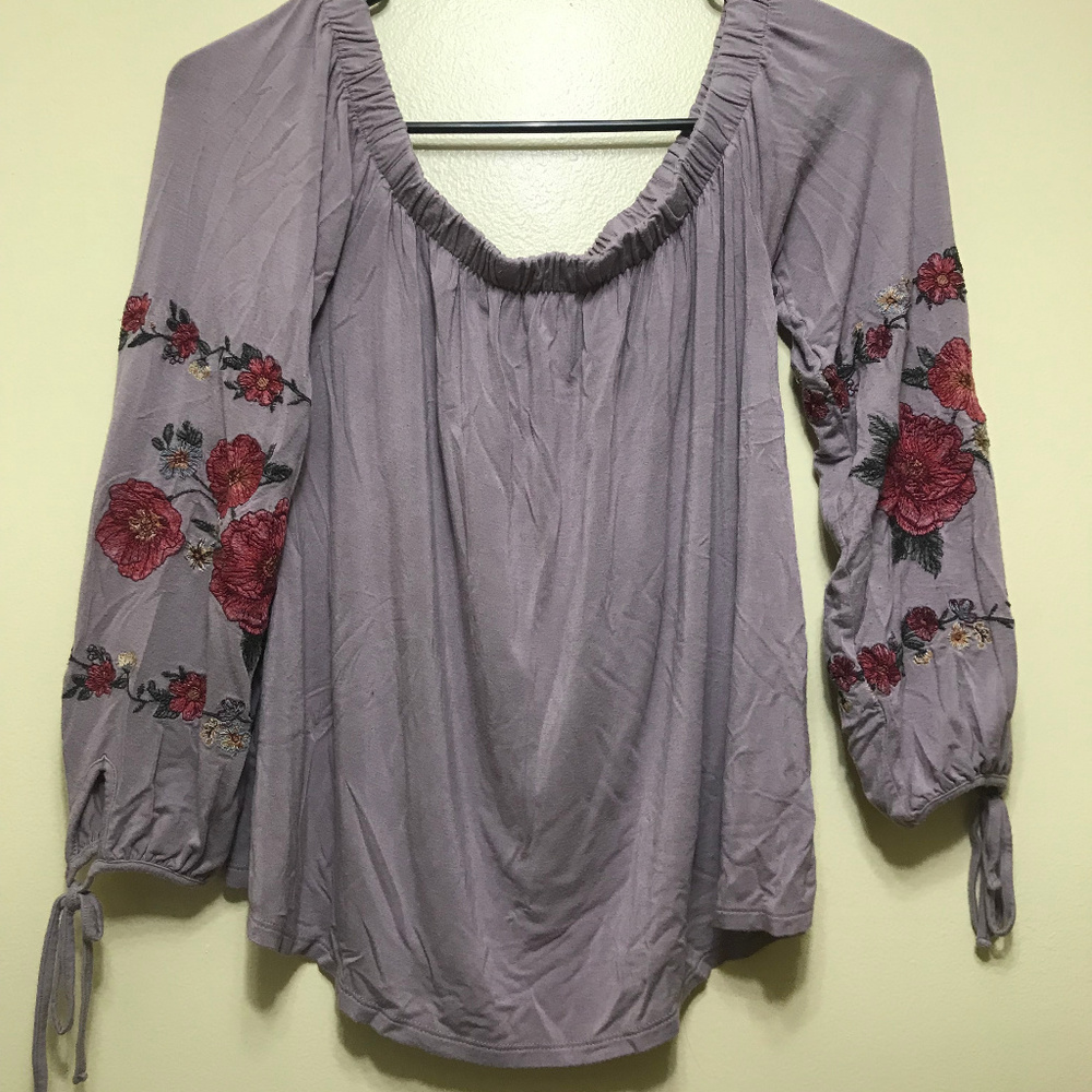 American Eagle Off Shoulder shirt